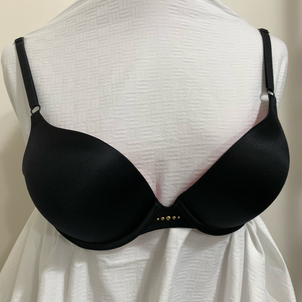 Elegant Black Push-Up Bra